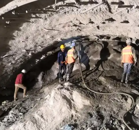 崇明拱顶带模注浆料的施工流程及注意事项